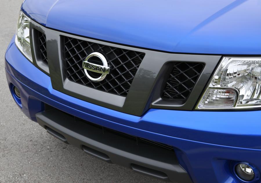  Nissan Frontier Sport Appearance Package 2012 года  (фото 12 из 17)